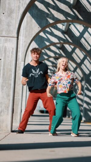 Kelli Erdmann Instagram - Who wants to dance with us ?👀🔥🕺 
#reels #explorepage #dance #daily #fun