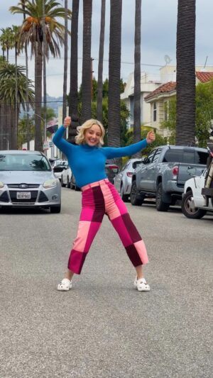 Kelli Erdmann Instagram - That was close 😅

#vfx #dance #happykelli