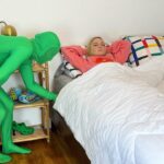 Kelli Erdmann Instagram - My morning routine 💅 Who wants to see the results?! #happykelli #greenman #grwm #breakfast #behindthescenes