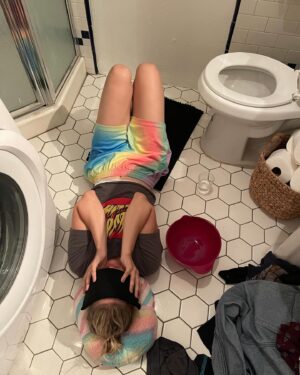Kelli Erdmann Instagram - pregnancy so far 😝