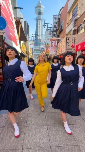 Kelli Erdmann Instagram - Our hometown🔥
Welcome to Osaka🐙💛
@kelladactyl 

#dance #happykelli #avantgardey #osaka #japan