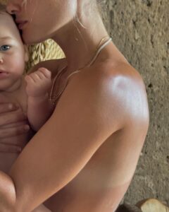 Kelly Bailey Instagram - I love you I love you I love you I love you I love you I love you I love you God I LOVE YOU