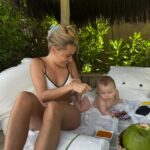 Kelly Bailey Instagram – Demasiada água de coco por aqui