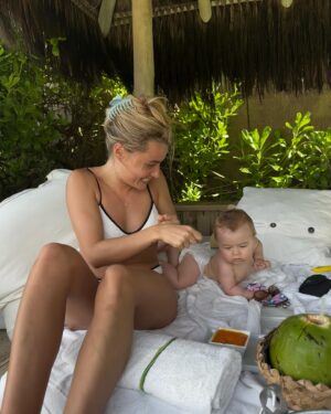 Kelly Bailey Instagram - Demasiada água de coco por aqui