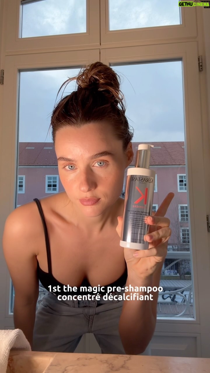 Kelly Bailey Instagram - Pub the power of decalcification-repaired strong gorgeous hair with PREMIÈRE, the new routine by @kerastase_official #kerastaseportugal #reigniteyourinnerstrength