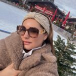 Kelly Brook Instagram - Snug 🎄🏔️ 🧸