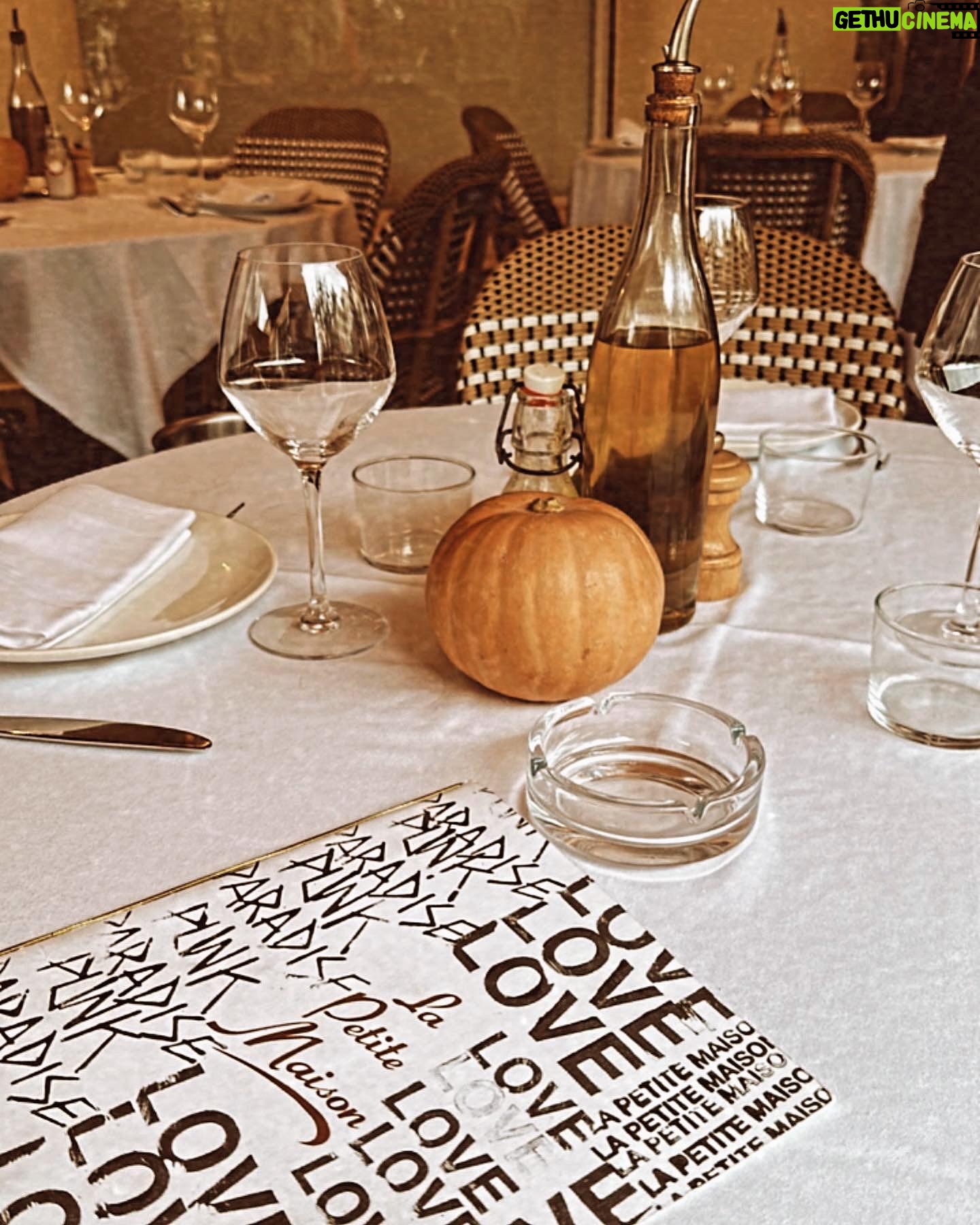 Kelly Brook Instagram - Truffle Season 🙏🏻🇫🇷🍂