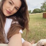 Kelly Brook Instagram - FarmLife 🐶🐾☀️🐷