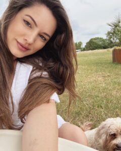 Kelly Brook Instagram - FarmLife 🐶🐾☀️🐷