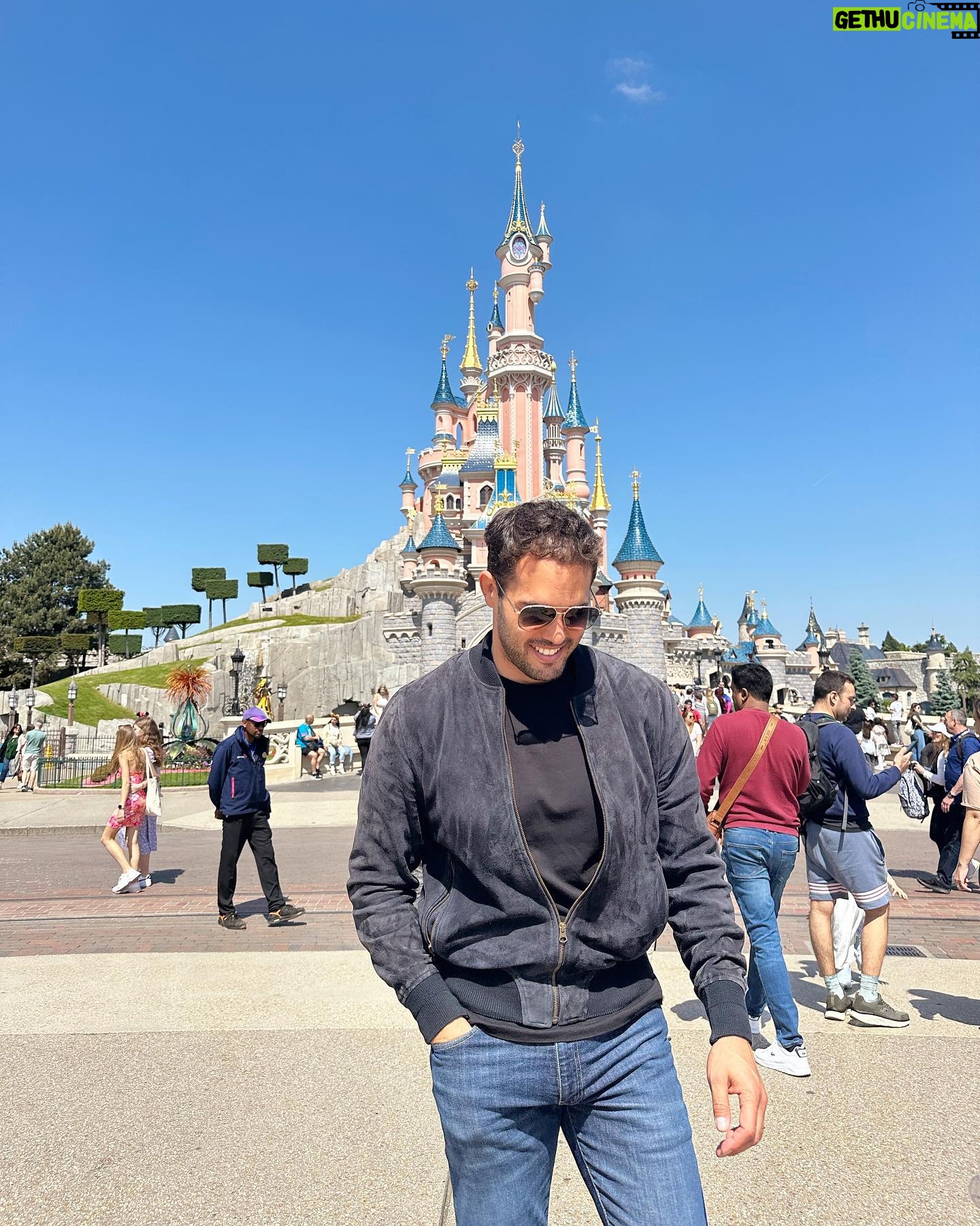 Kelly Brook Instagram - Happiest Place on Earth @disneylandparis ππΈππ°