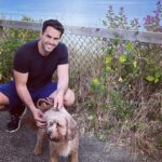 Kelly Brook Instagram - All the Miami Vibes in Bournemouth this weekend for Teddy! 😂👙🏖️🐶🌊🍹#DogFriendly