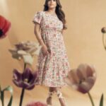 Kelly Brook Instagram - 💐 Obsessed with this shoot thank you @youmagazine and the team!! @sophieldearden @adamjamesrichardson @gemflossi @bencooke_lockonego @fandfclothing