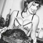 Kelly Brook Instagram - Happy Thanksgiving my American Friends 🇺🇸🦃 📸 @ellenvonunwerth