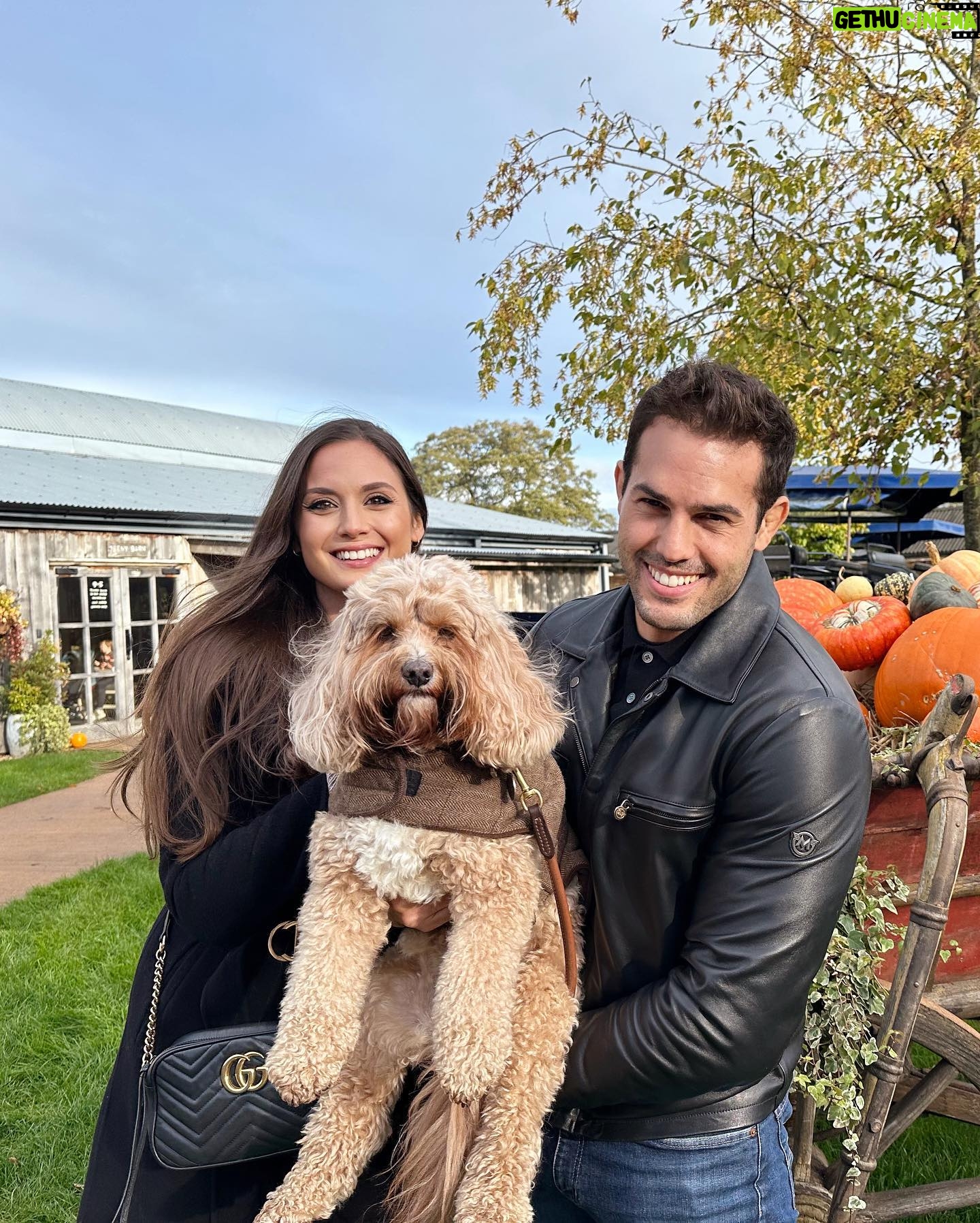 Kelly Brook Instagram - When Aunty Melanie comes to Stay π§Έππ»π¦π @melanieparisi_