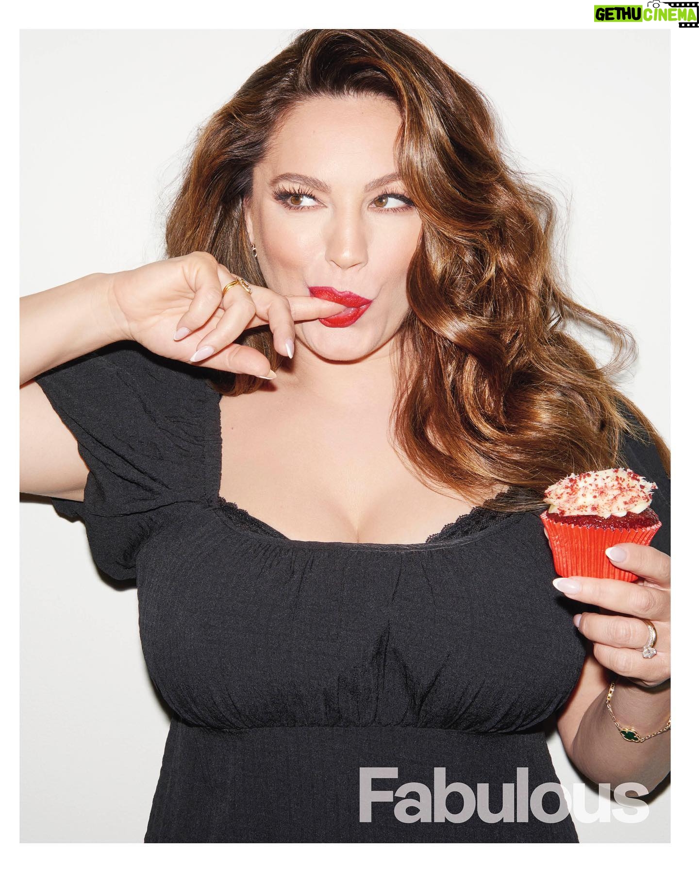 Kelly Brook Instagram - Thank you @fabulousmag for the Cover Shoot ♥️ talking all things @slimfastuk @thisisheart 🧁