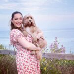 Kelly Brook Instagram - All the Miami Vibes in Bournemouth this weekend for Teddy! 😂👙🏖️🐶🌊🍹#DogFriendly