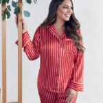 Kelly Brook Instagram - Cosy Collection @fandfclothing #fandfclothing #Tesco #Ad #MyEdit #TescoHome🎄🧸 @adamjamesrichardson 📸