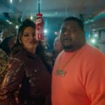 Kelly Brook Instagram - Check out the new @SlimFastUK advert 👀 it’s all about celebrating the power of a positive mindset. It champions the extra Oomph (the 23 vitamins and minerals and 14g of protein) - for your Boomph (making the most of life!) you get with @SlimFastUK. It’s bold, fun and i’m so proud to be a part of it! #ad #SlimFast