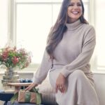 Kelly Brook Instagram - Cosy Collection @fandfclothing #fandfclothing #Tesco #Ad #MyEdit #TescoHome🎄🧸 @adamjamesrichardson 📸
