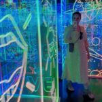 Kelly Brook Instagram - Candy Floss and Immersive Art @letshopscotch @visitsanantonio @traveltex #VisitSanAntonio #TexastoDo #LetsTexas 🌺🤠✨🇺🇸🌮🌹📍