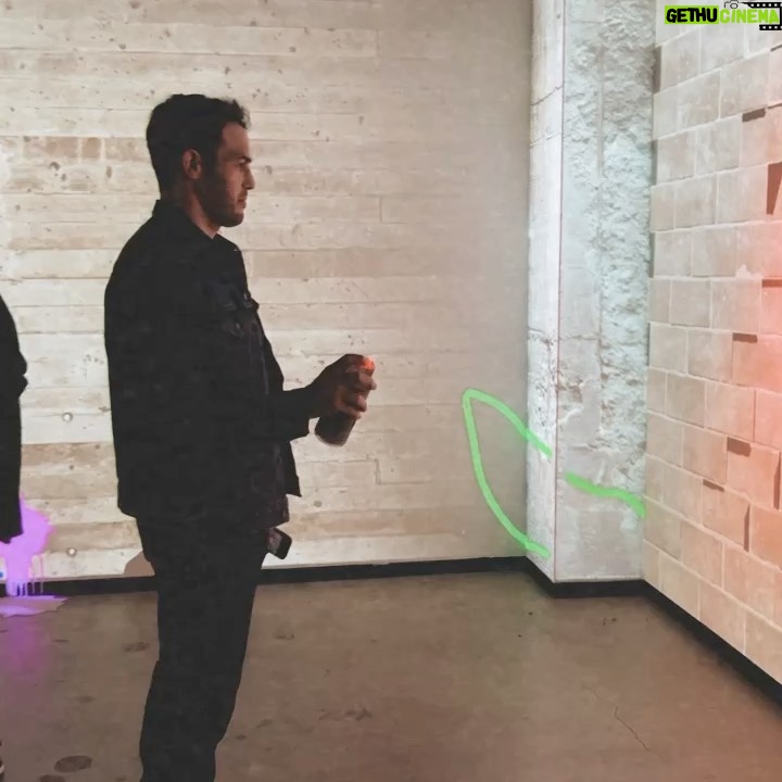 Kelly Brook Instagram - Candy Floss and Immersive Art @letshopscotch @visitsanantonio @traveltex #VisitSanAntonio #TexastoDo #LetsTexas 🌺🤠✨🇺🇸🌮🌹📍