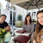 Kelly Brook Instagram - Lovely Birthday Weekend for @jeremyparisi 🏰🍦🐎☀️ @aubergedujeudepaume