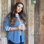 Kelly Brook Instagram - Cabin Fever 🥵 thanks @fandfclothing for Kitting me out this Autumn!!! All the Layers! #fandfclothing #Tesco #Ad 📸 @jeremyparisi