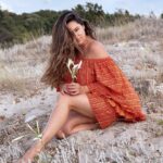 Kelly Brook Instagram - Last day of Holiday but make it Glamour 🐚