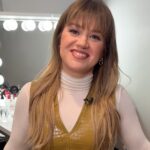 Kelly Clarkson Instagram – Shoutout to our team for 2 @thewebbyawards noms!! VOTE now 🙆‍♀️💁‍♀️ at the link in @kellyclarksonshow story & bio!