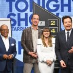 Kelly Clarkson Instagram - Olympictionary w/ @kellyclarkson, @peytonmanning and @miketiriconbc 🏅 #FallonTonight