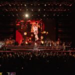 Kelly Clarkson Instagram – Atlantic City, what a fun show last night! Thank you, Ruby, for helping me with Heartbeat song 💜 can’t wait to see y’all tonight @hardrockhcac