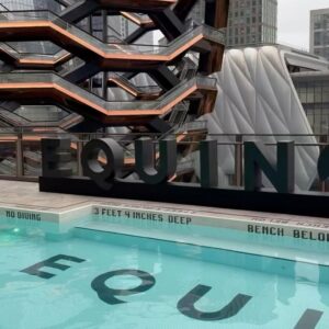 Kelly Jean Killoren Instagram - Fun dump of my THURSDAY night @equinox @grownalchemist Im so obsessed with clean beauty because of my psoriosis! What a gorgeous evening celebrating beauty from across the pond! Welcome to NYC, Anna Teal! 🌊🗽 @pr.raconteur @stevekasuba #wellness #hot is in