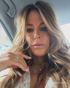 Kelly Jean Killoren Instagram - 🐰