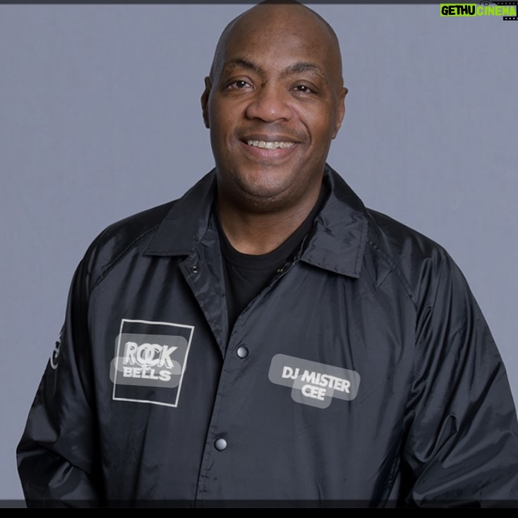 Kelly Price Instagram - RIP to you @djmistercee We didnβt speak a lot but when we did you always had a kind word. You were always a gentleman and just a solid human. ποΈποΈποΈποΈπ΅πΆπ΅ππππ Angel Wings and Diamond Turntables to you sir. You were one of the greatest to ever do it!