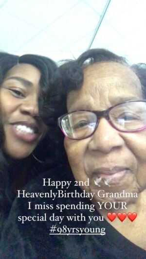 Kelly Price Instagram - Singing loud enough for you to hear me in heaven today. Happy Birthday QueenMama ❤️❤️❤️ 🕊️🕊️🕊️