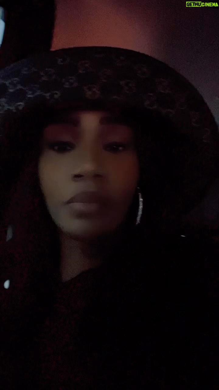 Kelly Price Instagram - The Bay Area’s finest!!!!! #tonitonytone We outside in the Bay baby !!!!!!!!! #leggo @cityofsanleandro @baltheatre