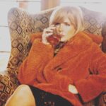 Kelly Reilly Instagram –
