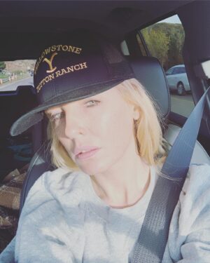 Kelly Reilly Instagram - Started shooting s3 in June .. into our last few weeks now .. finishing in Montana , a place I have come to truly love . (thanks for my new hat costume department 💛) mountains we are coming x
