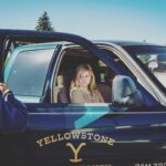 Kelly Reilly Instagram - I share Beth with the beautiful @kylieannerogers 💛. When I was 16 years old I worked on my first job with Helen Mirren and it blew my mind , watching her work . Like a tiger prowling the set , preparing . I know what guts you must have to take on heavy weights that young , and she takes on Beth like a total pro . I can’t play the woman without you knowing the girl .. and Kylie does it so perfectly .