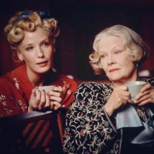 Kelly Reilly Instagram - Memory lane .. 26 years old with this queen educating me over tea 💫 
#mrshendersonpresents