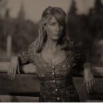 Kelly Reilly Instagram - Sarah Coulter came to the ranch last summer to take some tintype portraits 🖤#bethdutton #season2 @yellowstone @_sarahcoulter