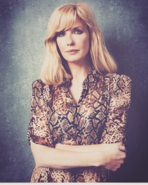 Kelly Reilly Instagram - Today at the @deadline contenders for @yellowstone . Proud to be contending ;) Thank you  @timmuir801 for choosing my frock and my 💇‍♀️x