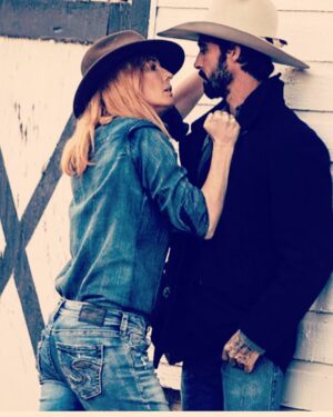 Kelly Reilly Instagram - Ah thanks bunkhouse for reminding me of this day . Working with @ryanbingham_official is pretty incredible .. there was some serious hat negotiating going on in this scene ,so of course mine came off. ❤️ S2 summer 2019 x @yellowstone