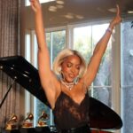 Kelly Rowland Instagram - So blondes have more fun? Eh? We’ll see……😉