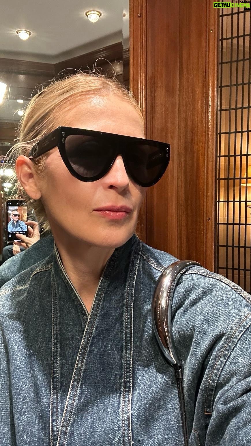 Kelly Rutherford - 198.6K Likes - Getting Ready for Paris Fashion Week with @merit #Meritpartner