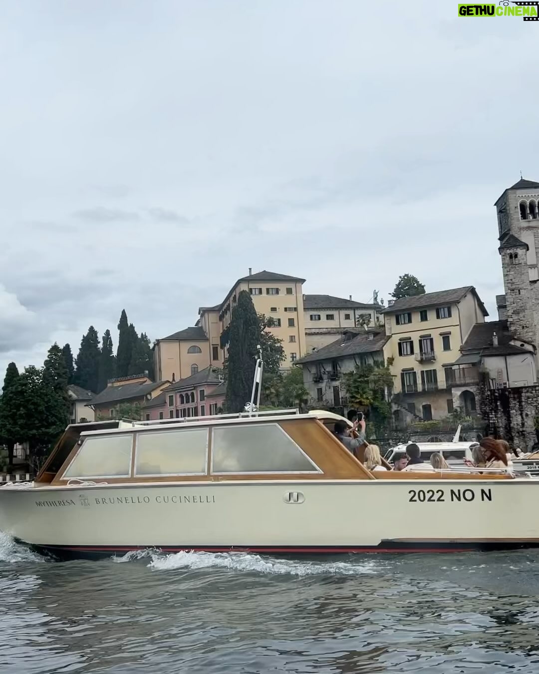 Kelly Rutherford - 74.5K Likes - With the most beautiful @sarahharris in Lago D‘Orta for @mytheresa.com and @brunellocucinelli BrunelloCucinellixMytheresa ☀️