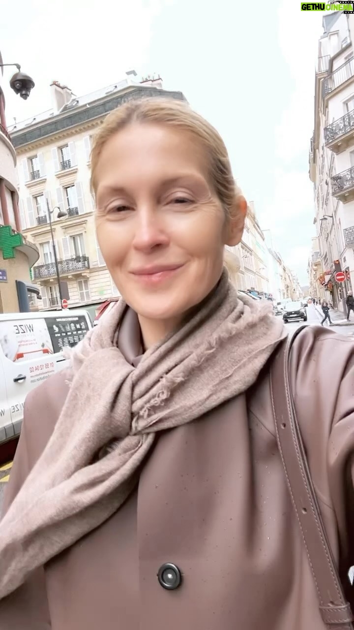 Kelly Rutherford - 62.8K Likes - ☕️☕️☕️