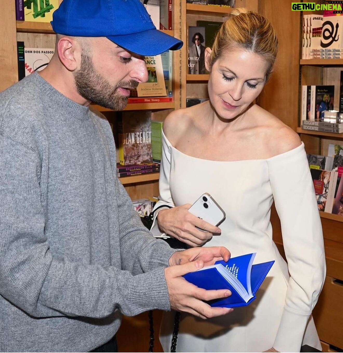 Kelly Rutherford Instagram - Love this book @stylenotcom avail at @thebookmarc nyc 🤍💫