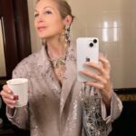 Kelly Rutherford Instagram – 🤍☕️💫