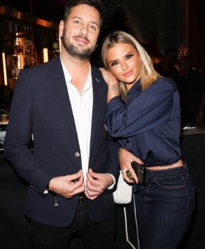 Kelly Vedovelli Instagram - Recap soirée @princedegallesparis pour @tarayrenorbert bravo @jeremy_lenormand 
Ras <3